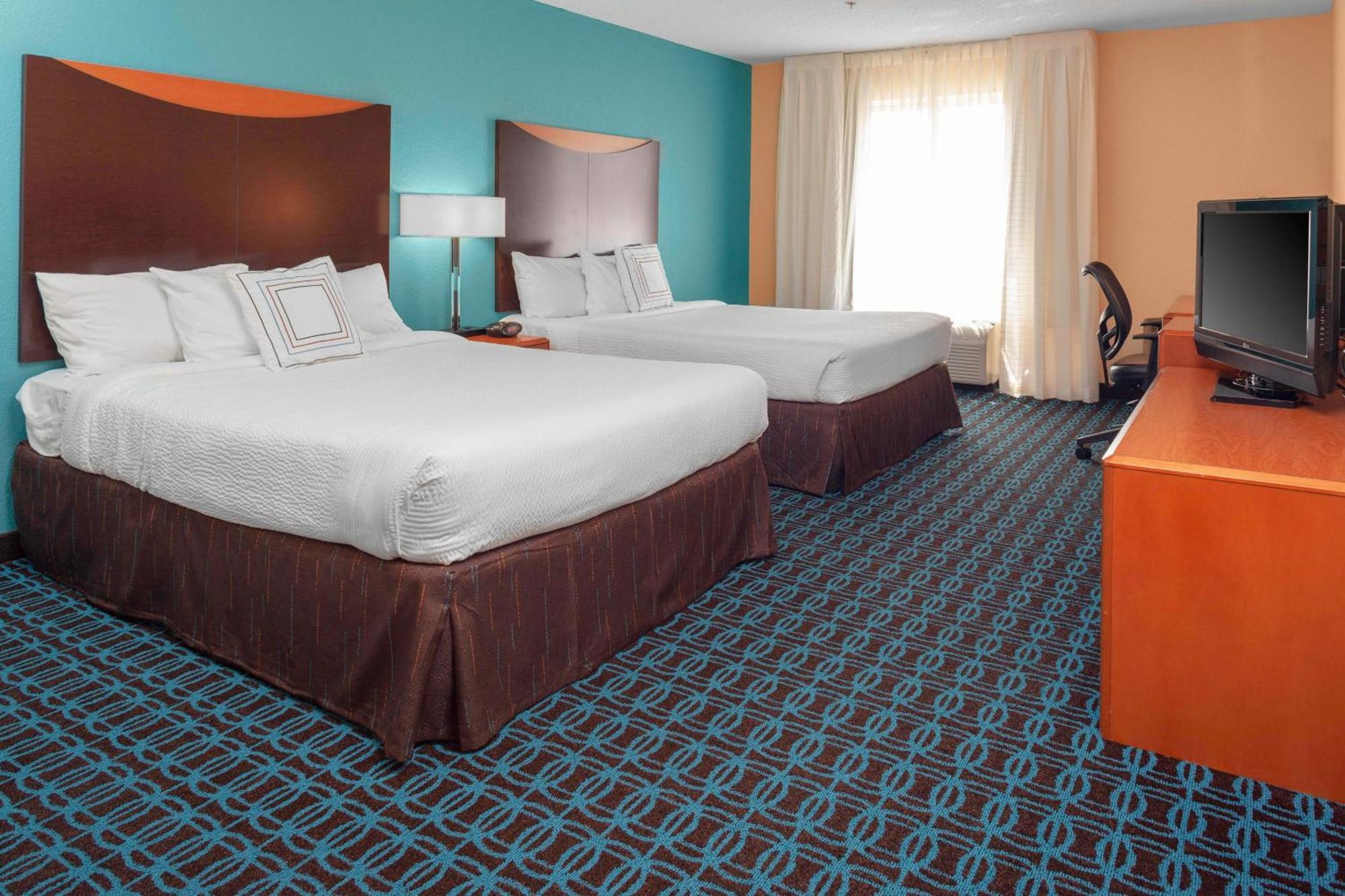 Hotel Fairfield And By Marriott Seymour
